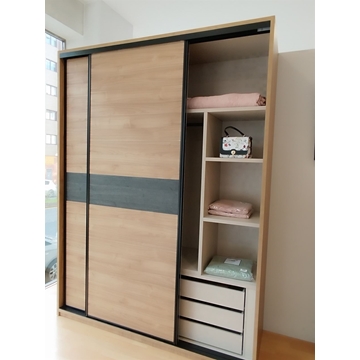 Armario de puertas correderas - Imagen 1