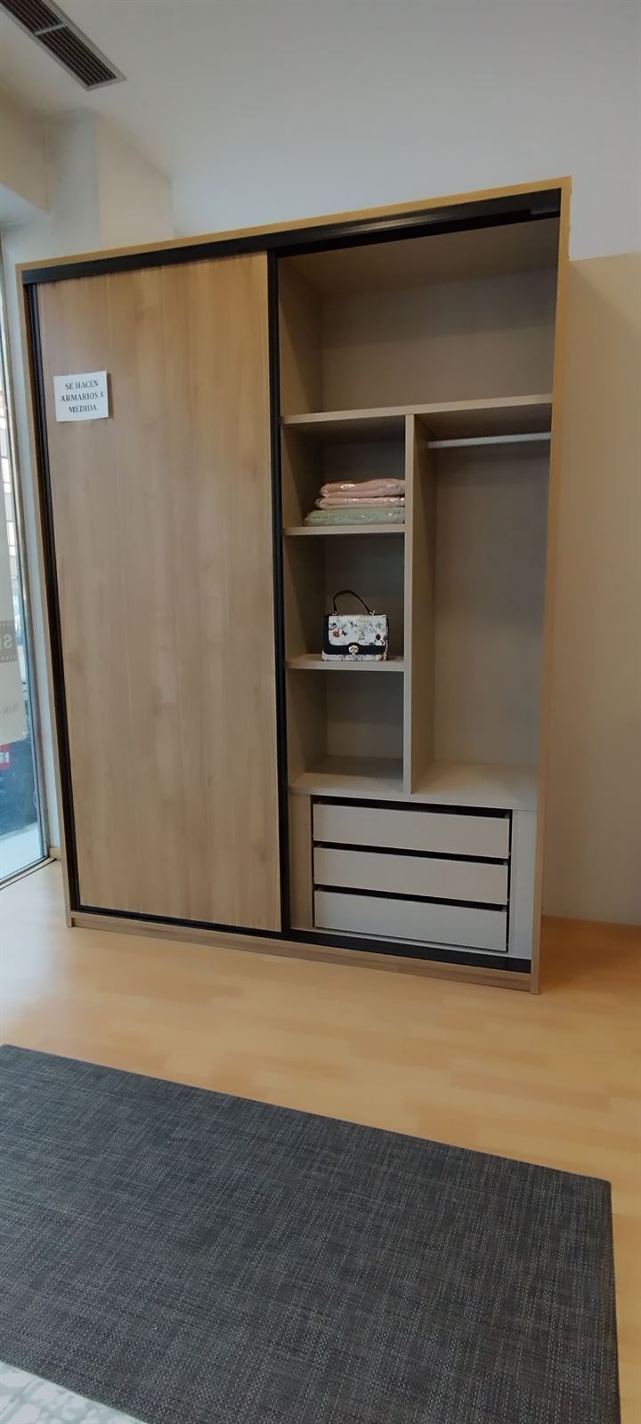 Armario de puertas correderas - Imagen 4