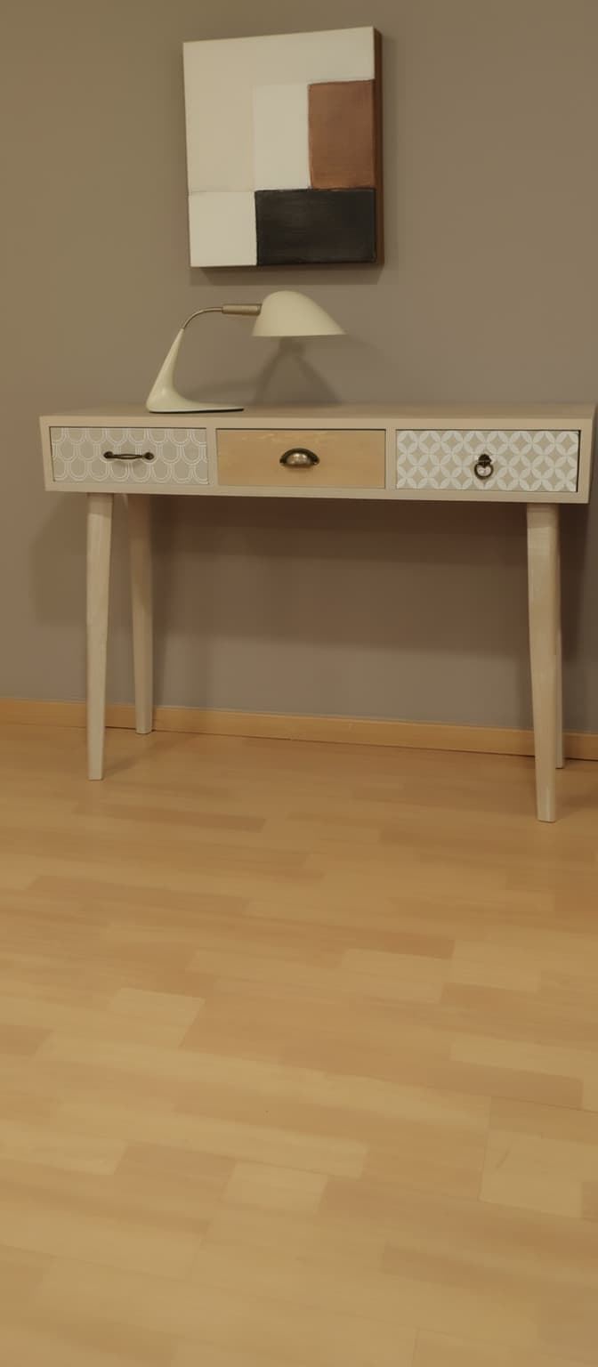 Consola con patas - Imagen 1