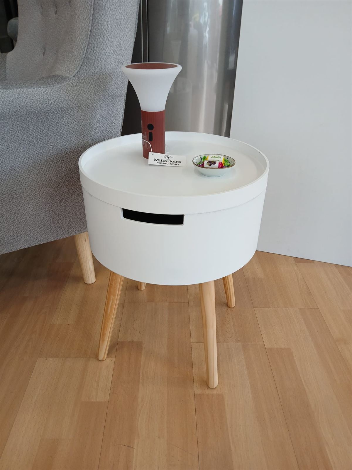 Mesita auxiliar - Imagen 1