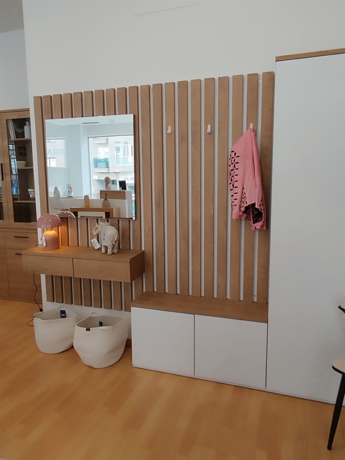 Recibidor moderno - Imagen 1